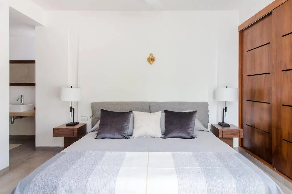 Neem 31 Comfortable, Luxury Apartment 10 Min To The Beach contacts